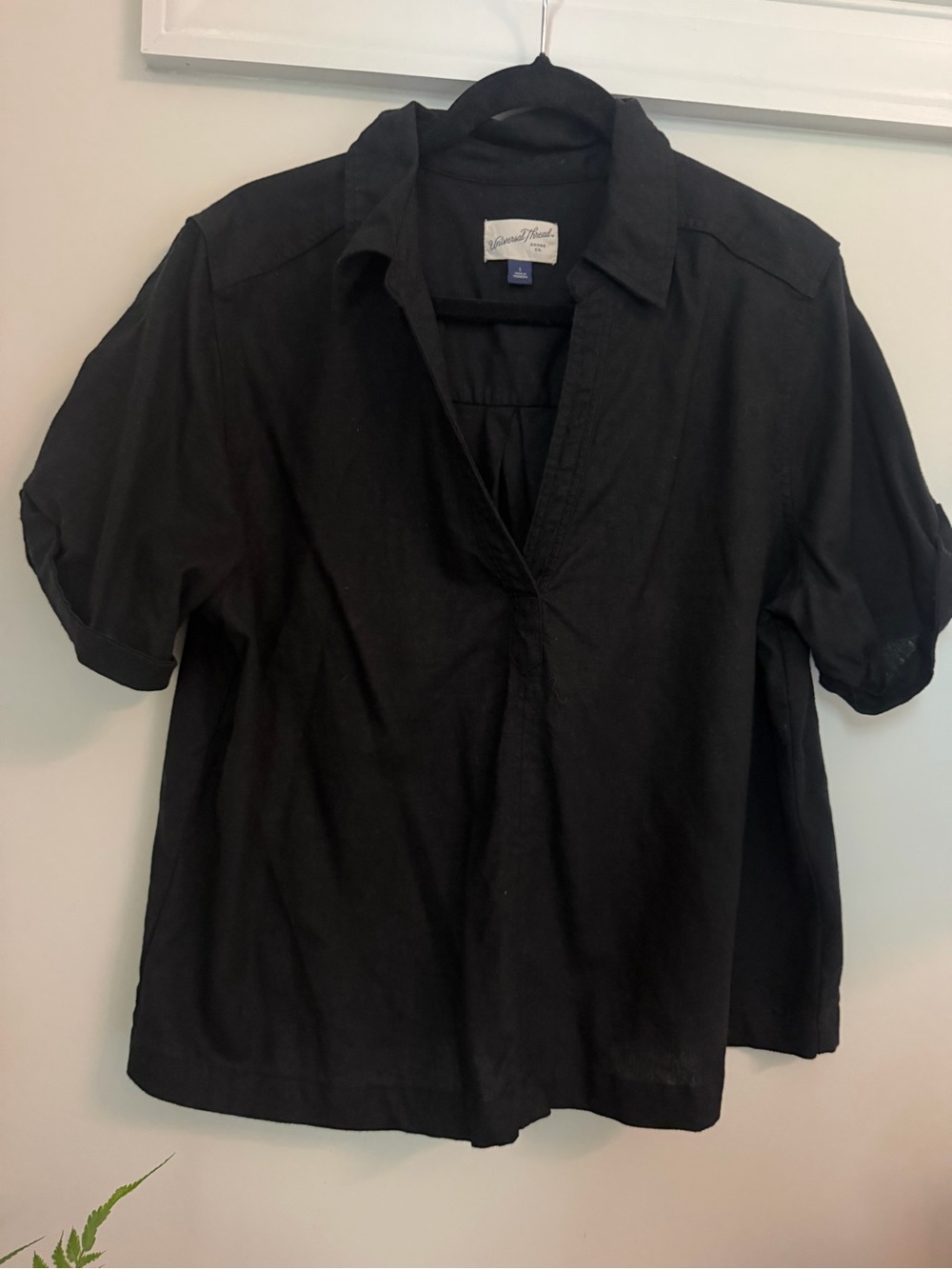 Universal Thread Black Short-Sleeve Button-Down Shirt